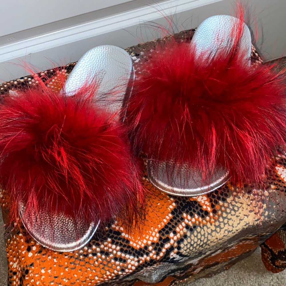 Fine fur slides from Henig Furs. Brand New. Size 7.